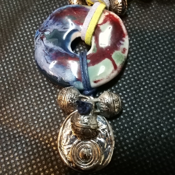 NWOT Peace Vibes ✌️Multicolor Pendant Choker Necklace, Very Colorful Stones. - Picture 3 of 11